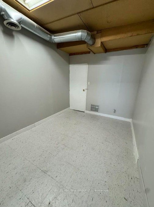 321 Robert Street 2 Property Photo 7