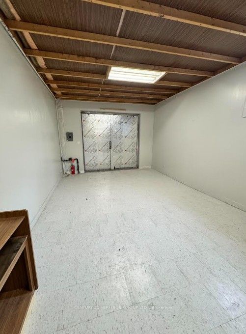 321 Robert Street 2 Property Photo 8