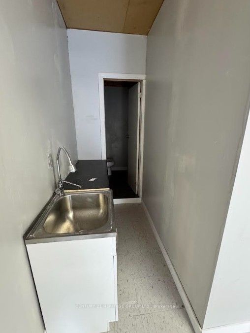 321 Robert Street 2 Property Photo 9