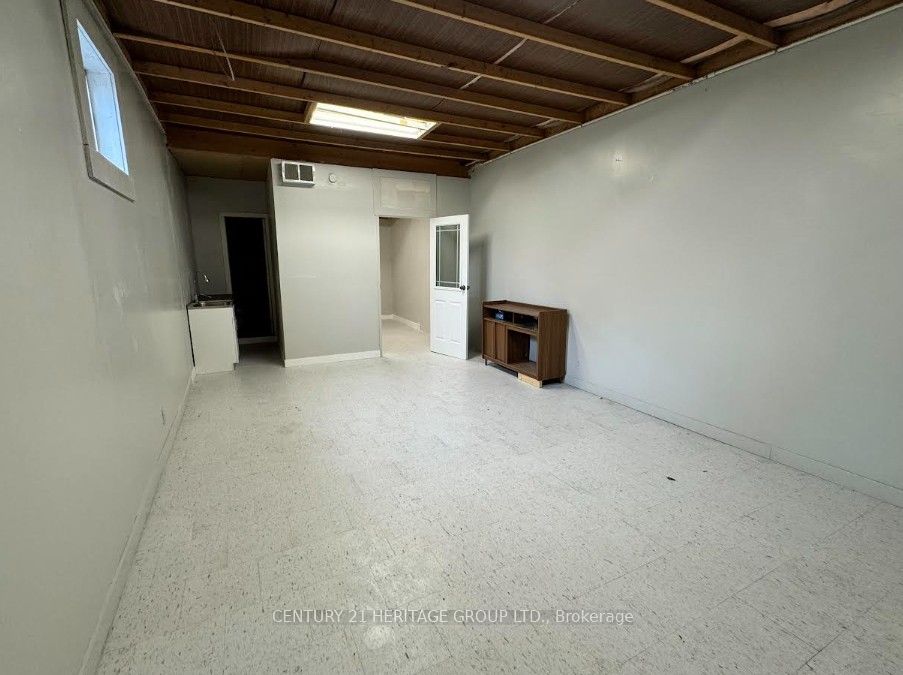 321 Robert Street 2 Property Photo 12