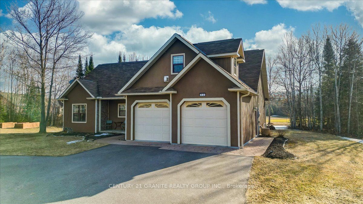 52 Nicklaus Drive Property Photo 1