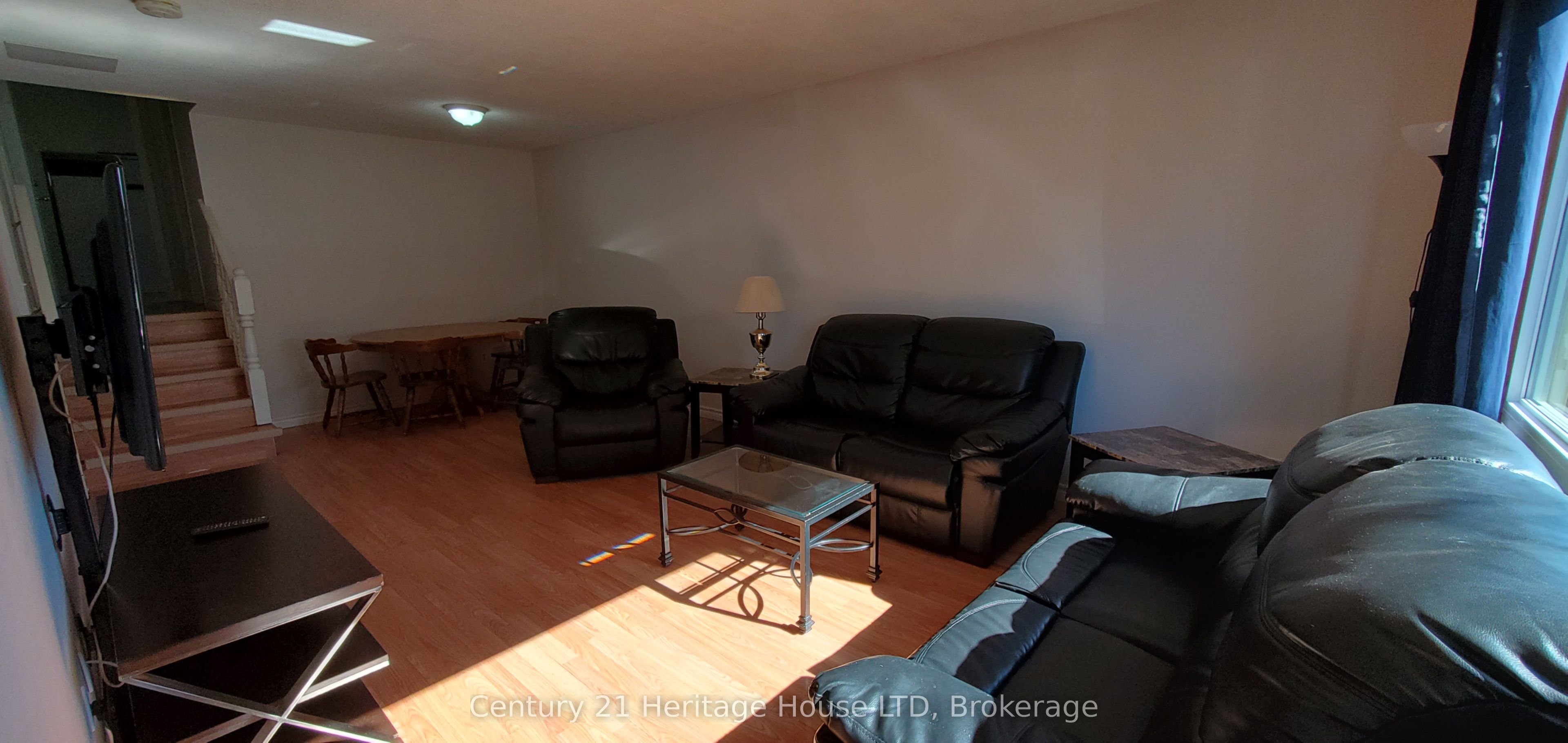 542 First Avenue N Property Photo 3