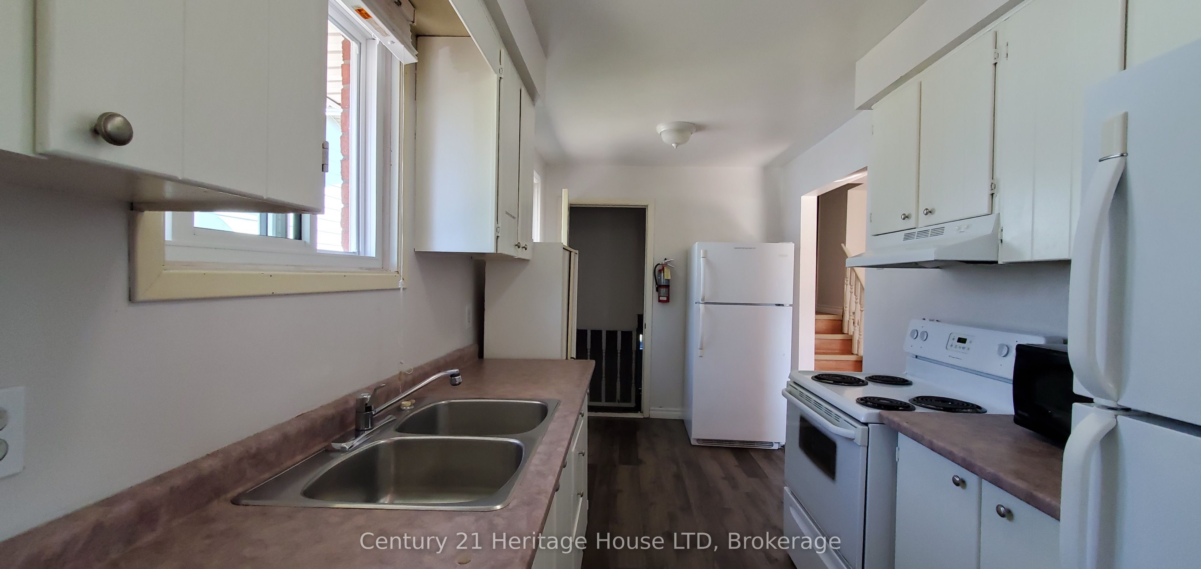 542 First Avenue N Property Photo 5