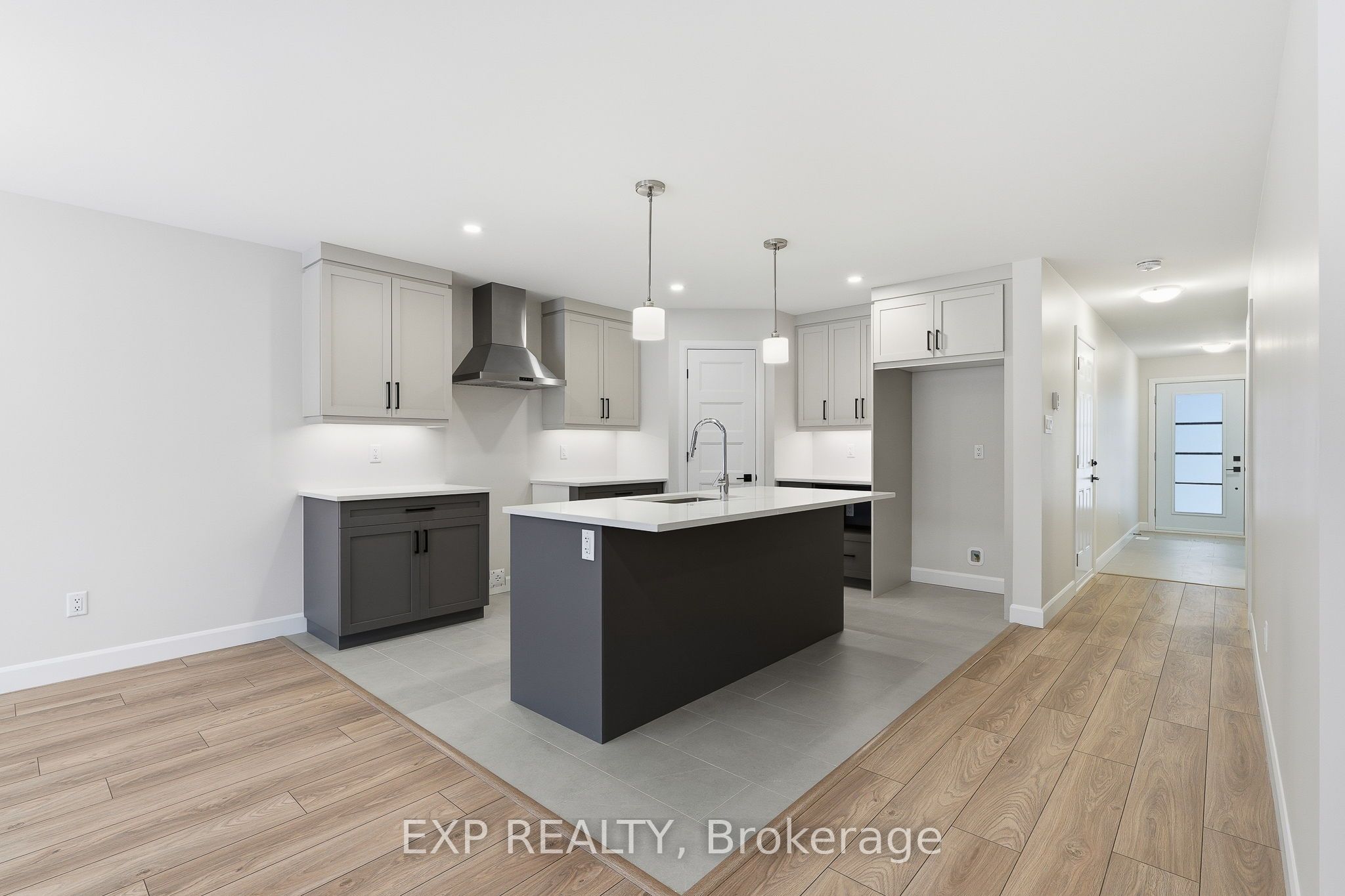 247 Sumac Crescent Street Property Photo 4