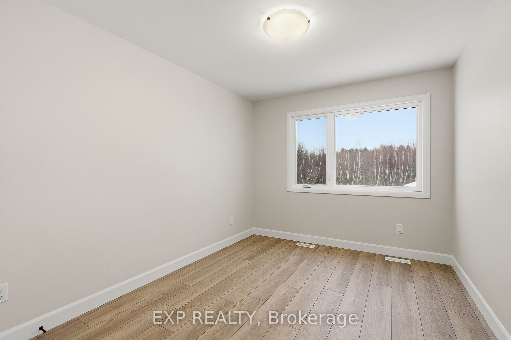 247 Sumac Crescent Street Property Photo 10