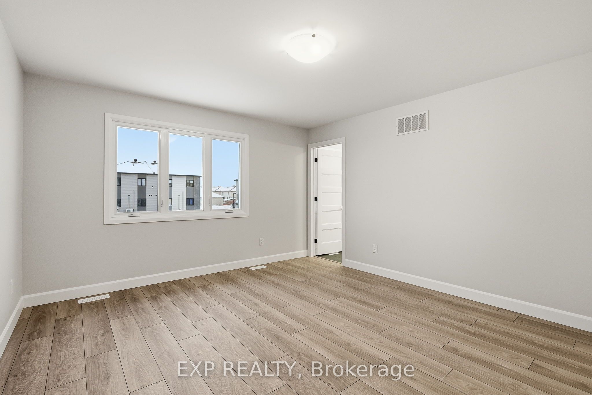 247 Sumac Crescent Street Property Photo 13