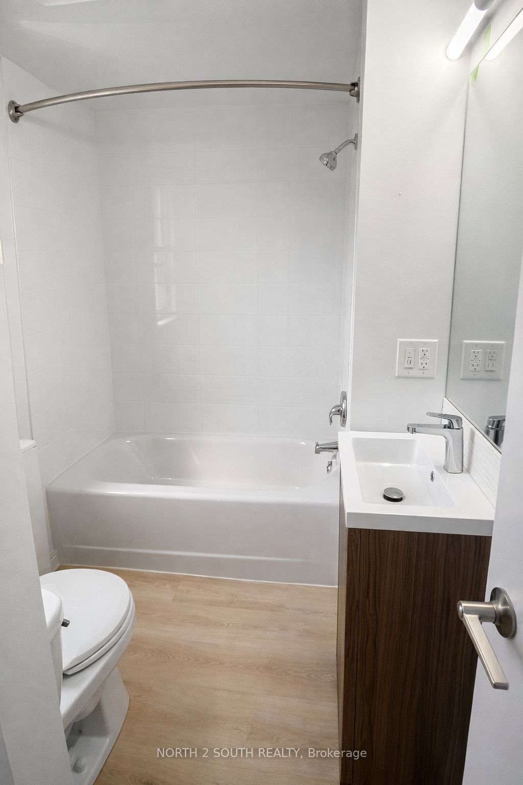 1024 King Street E 9 Property Photo 9