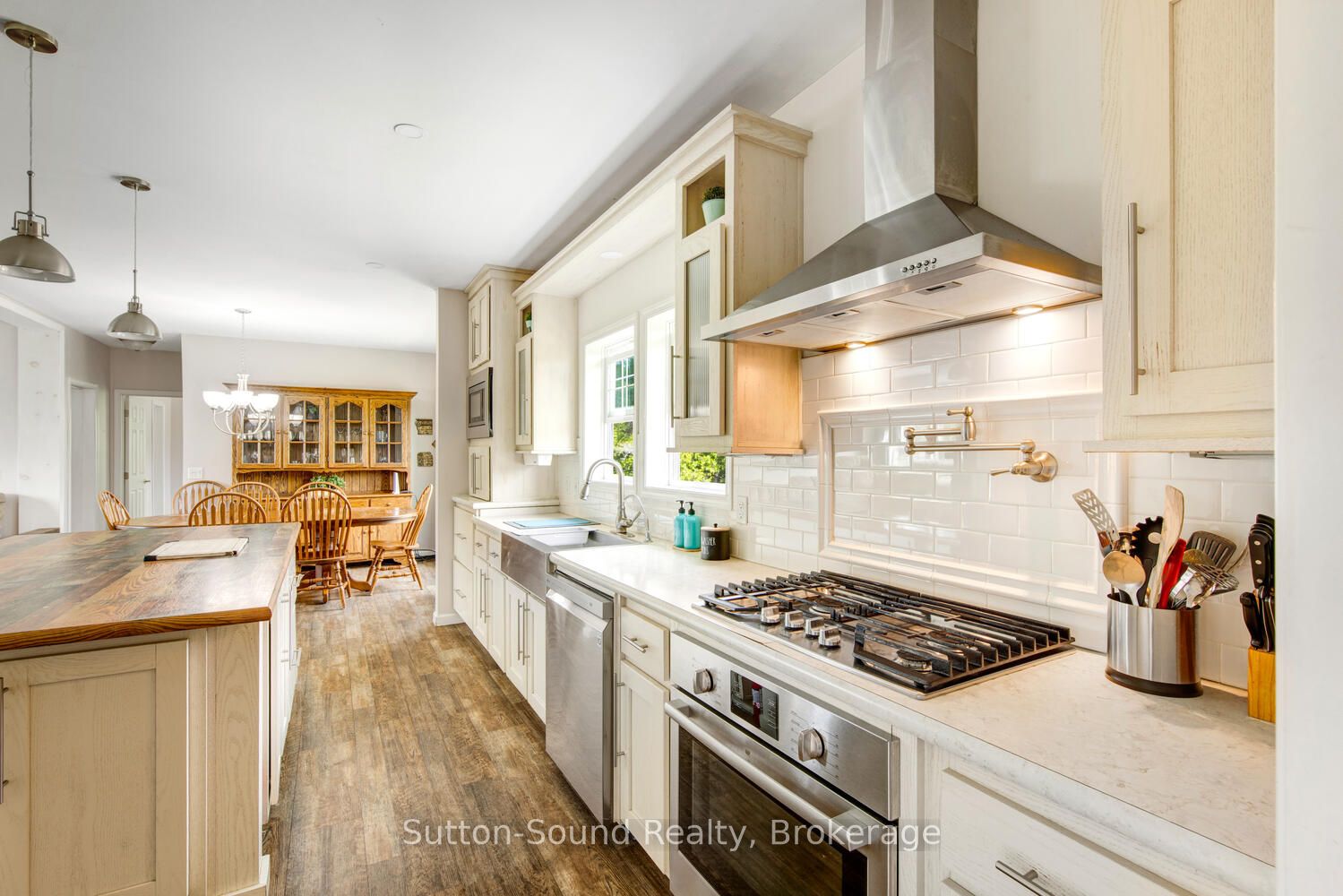 682 Dorcas Bay Road Property Photo 7