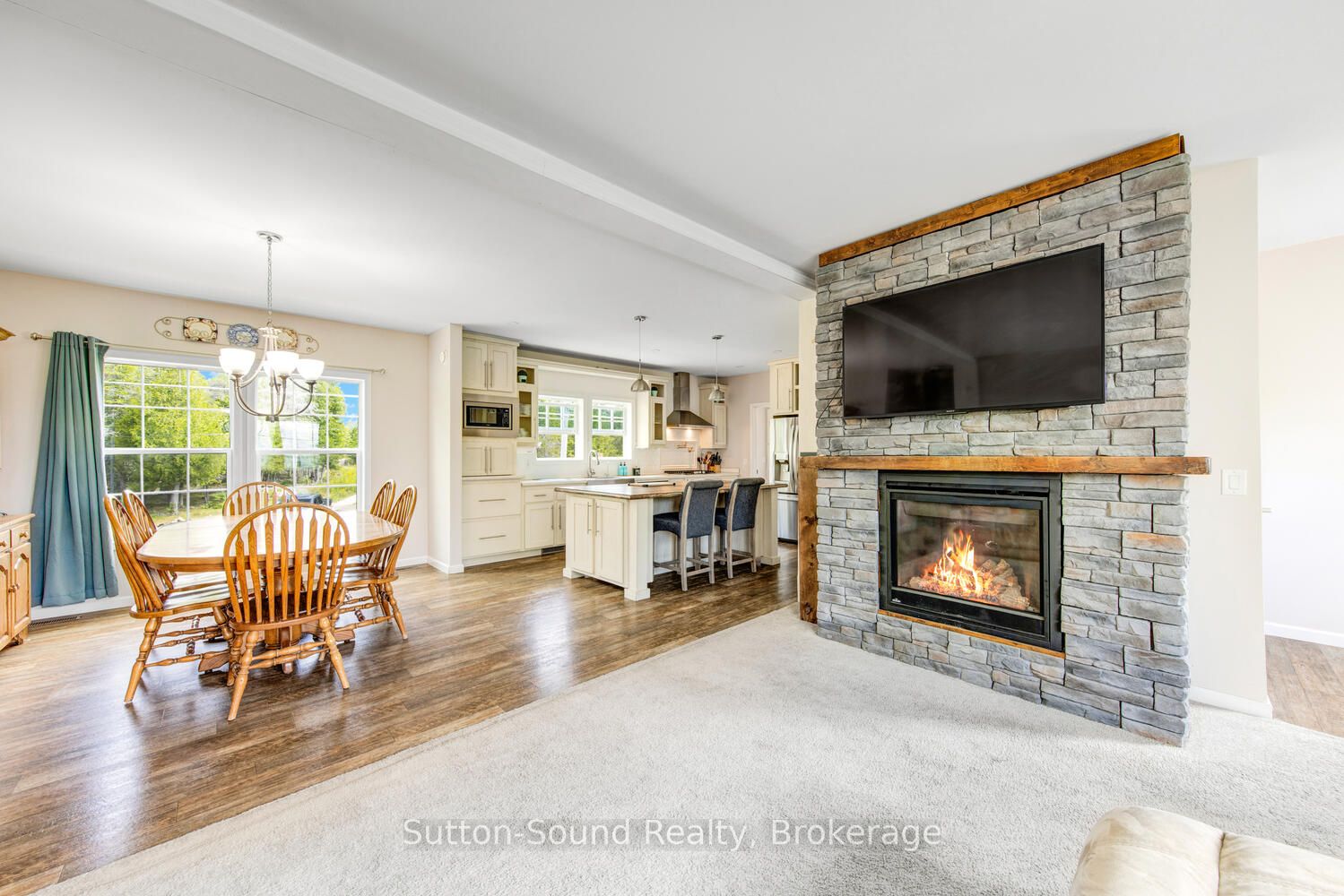682 Dorcas Bay Road Property Photo 11