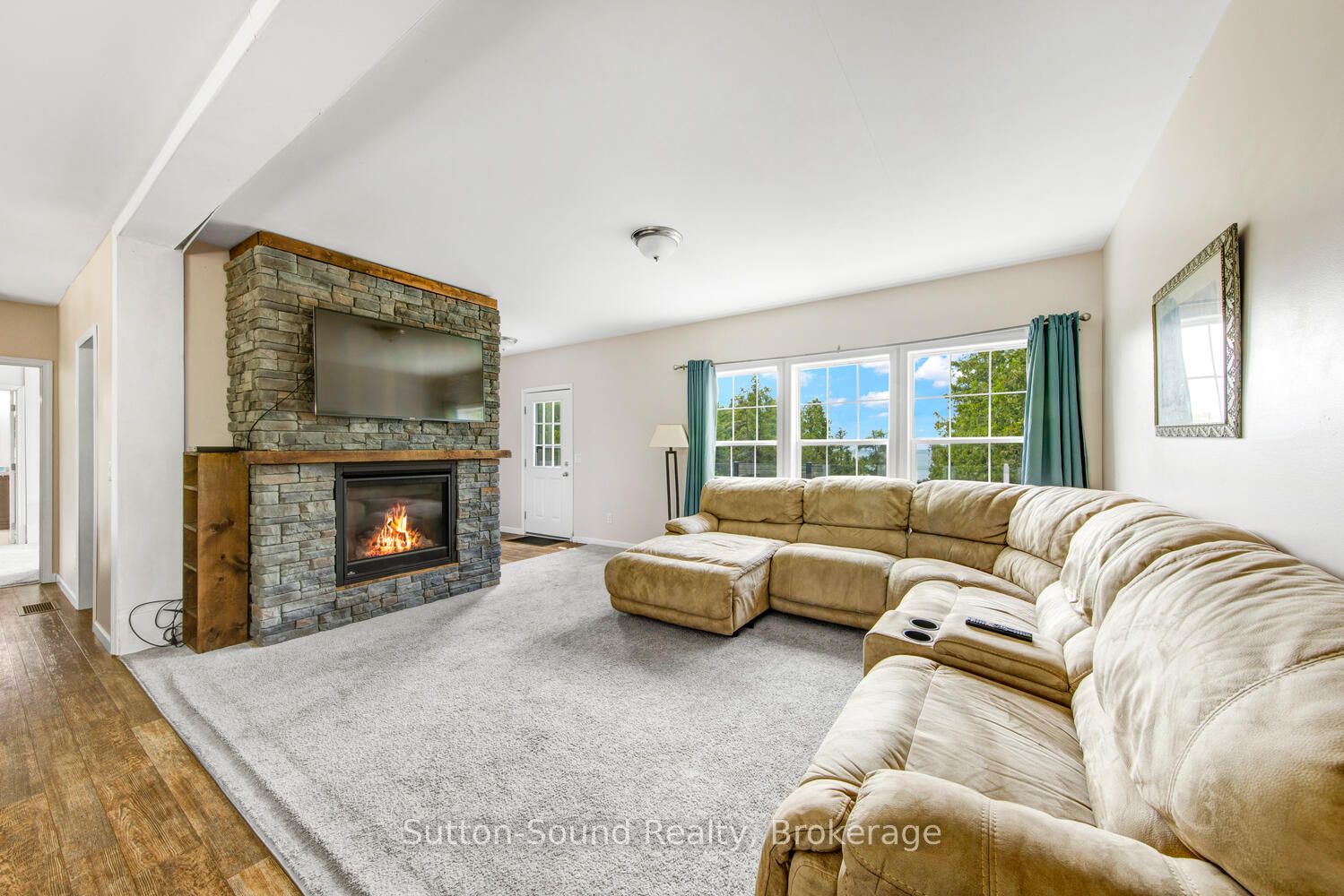 682 Dorcas Bay Road Property Photo 12