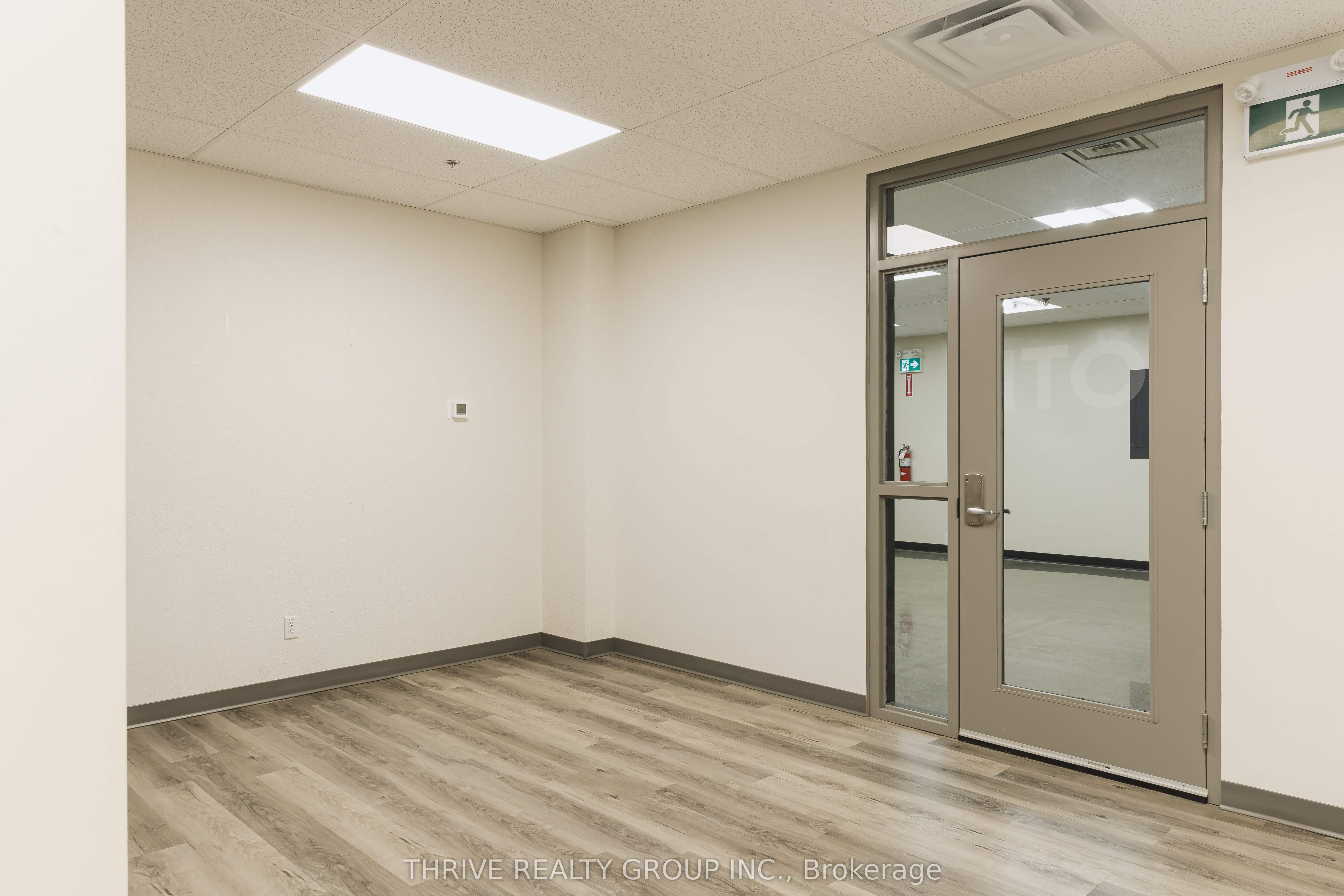 516 John Street N 215 Property Photo 2