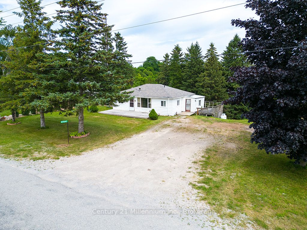 417047 Tenth Line Property Photo 2
