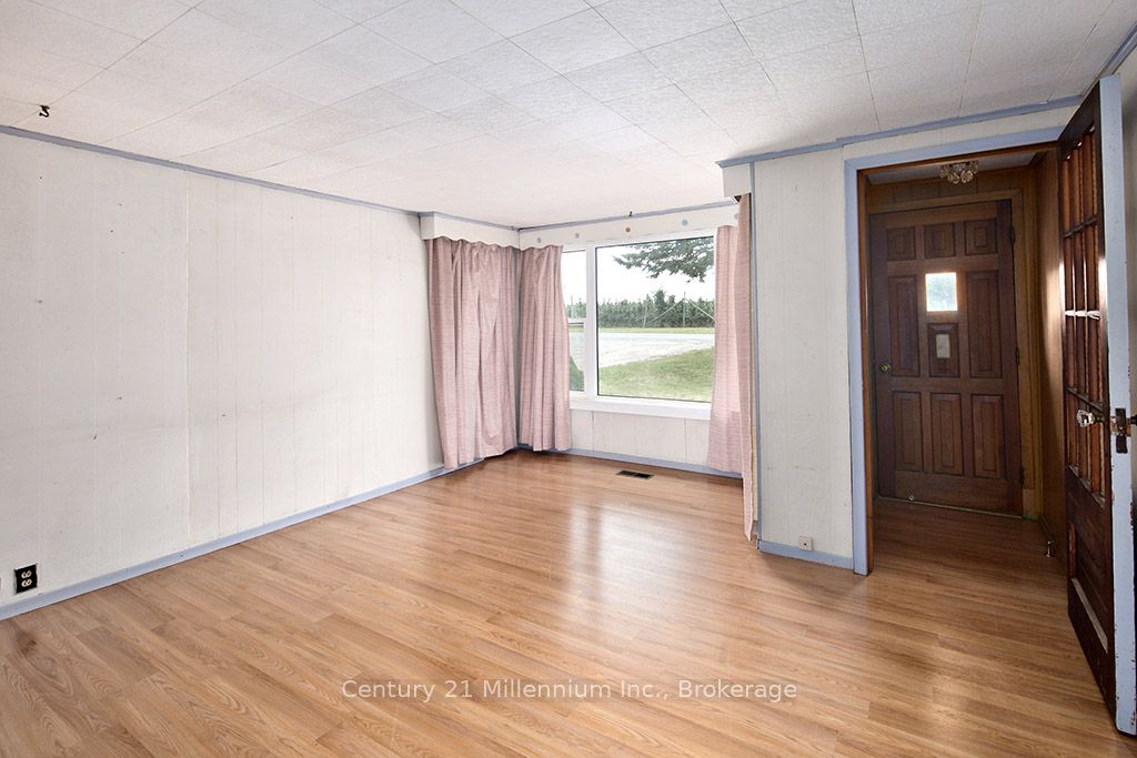 417047 Tenth Line Property Photo 5