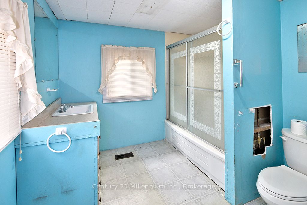 417047 Tenth Line Property Photo 7