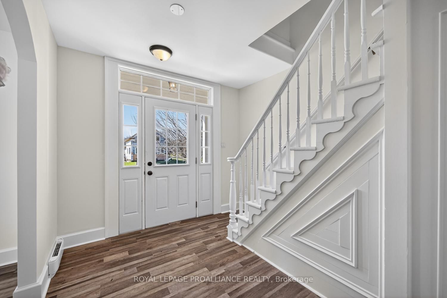 13 King Street Property Photo 6