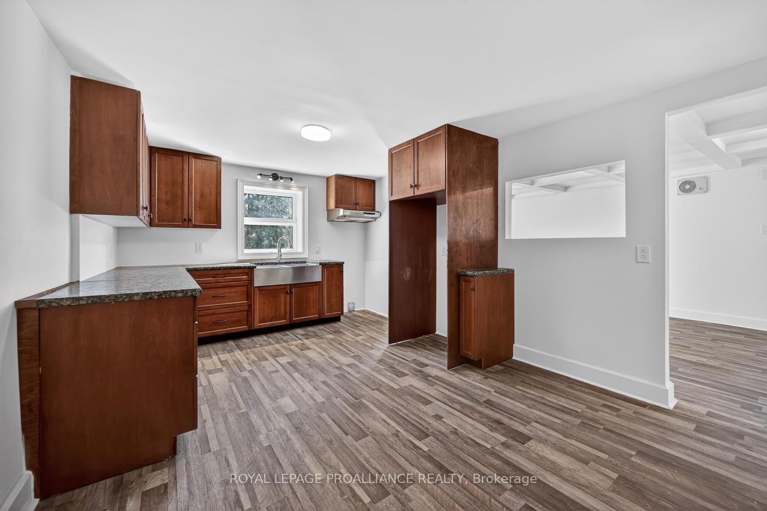 13 King Street Property Photo 12
