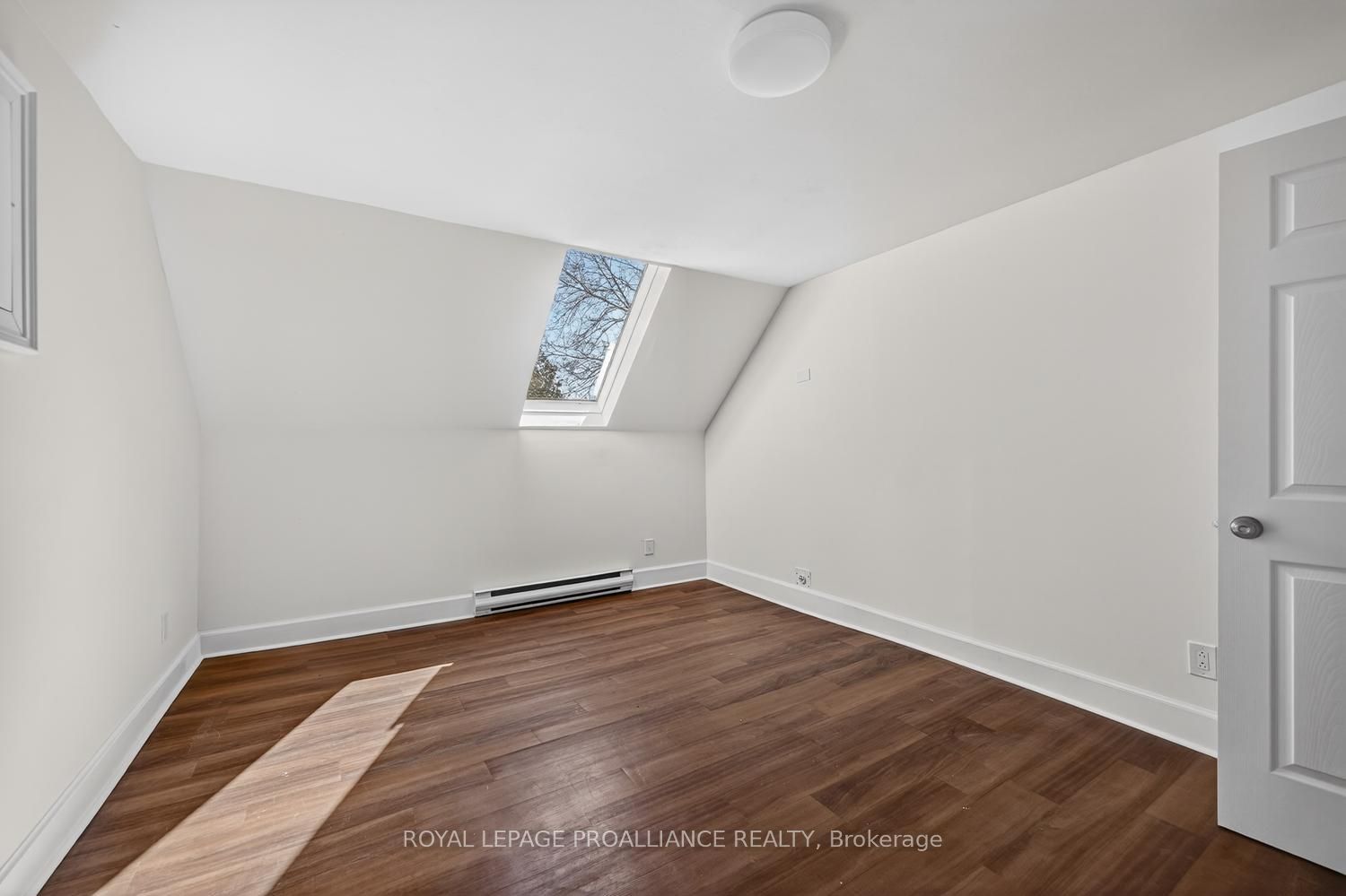 13 King Street Property Photo 17