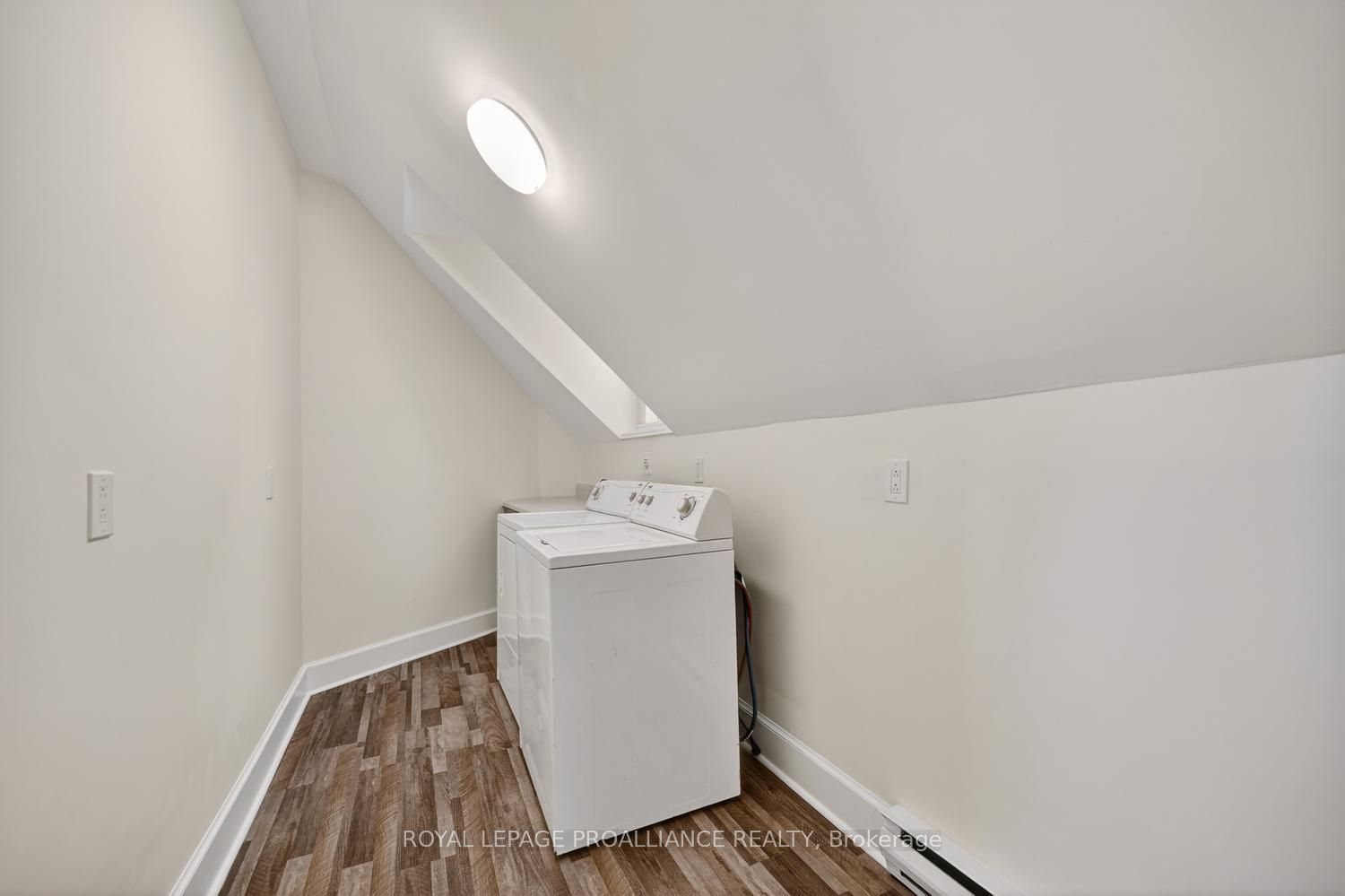 13 King Street Property Photo 20