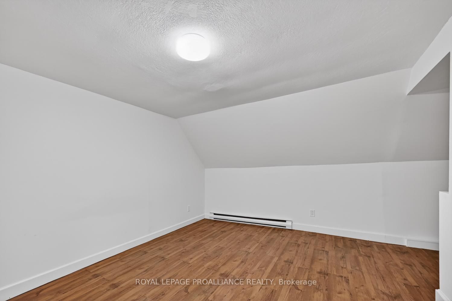 13 King Street Property Photo 21