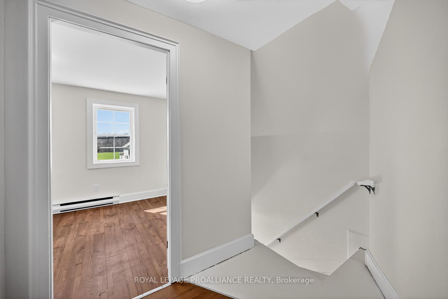 13 King Street Property Photo 25