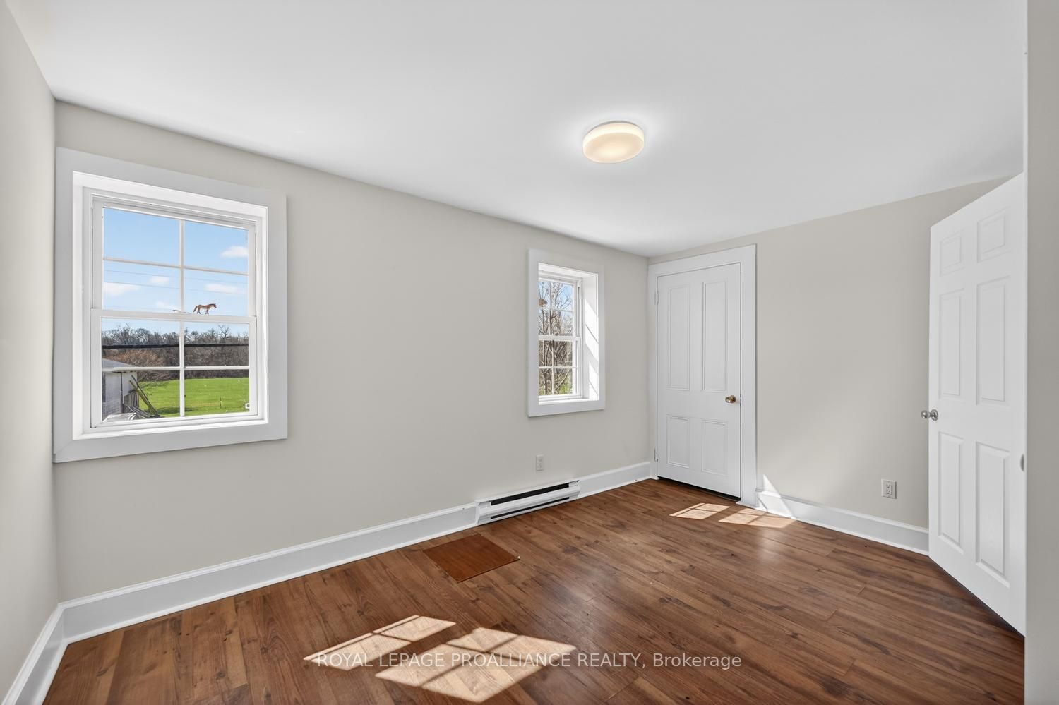 13 King Street Property Photo 27