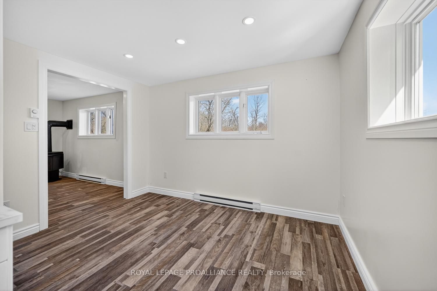 13 King Street Property Photo 37