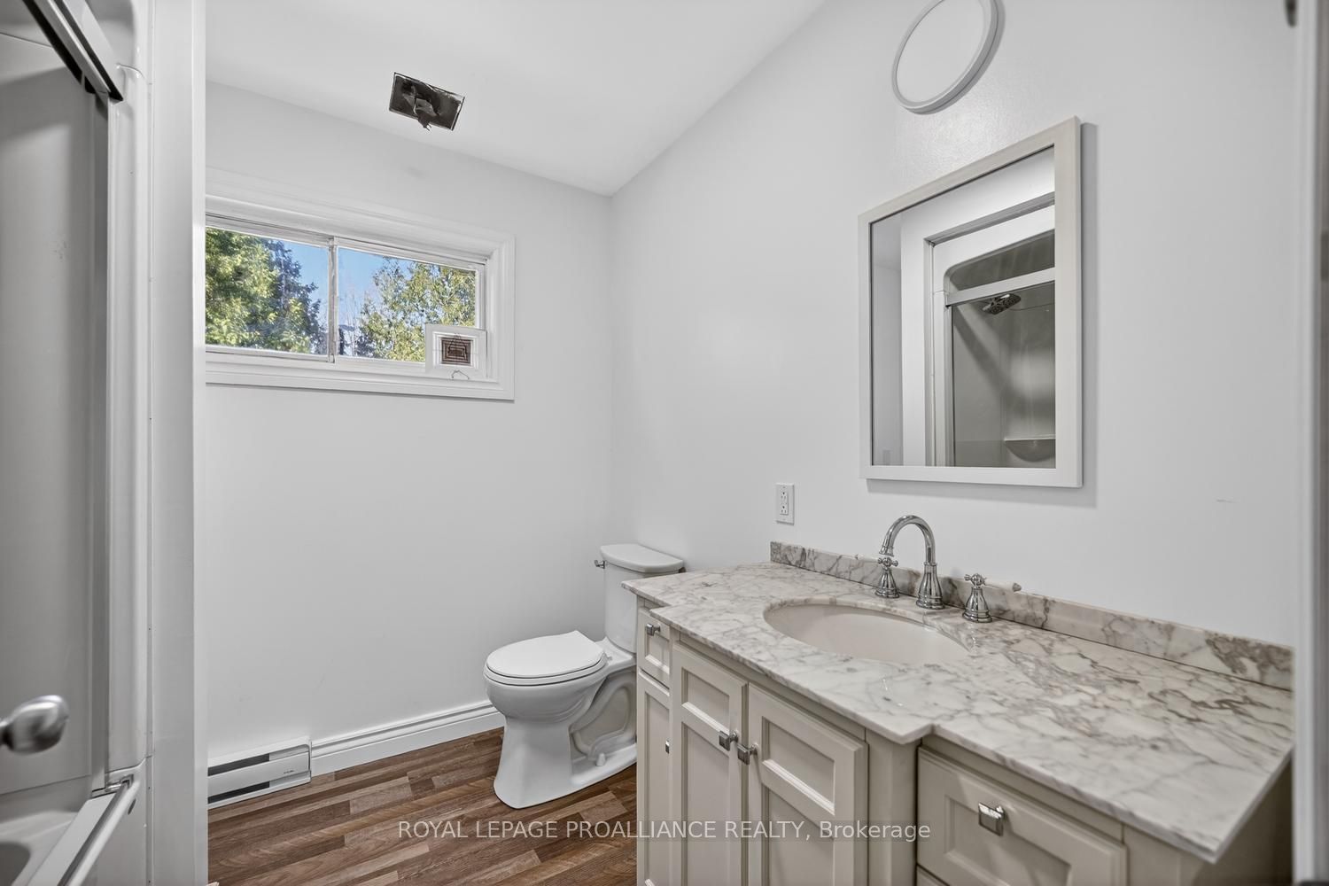 13 King Street Property Photo 41