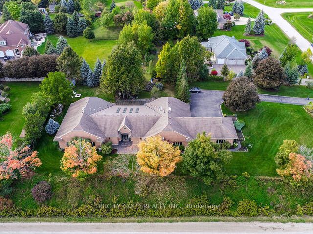 16 OCHS Drive Property Photo 1