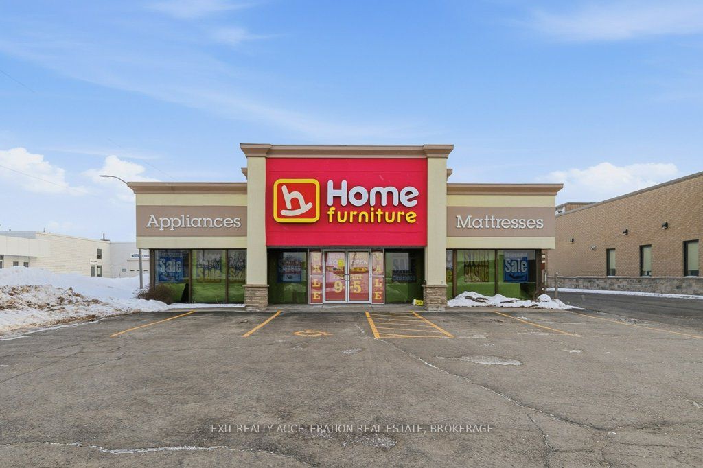 447 Centre Street N Property Photo 1