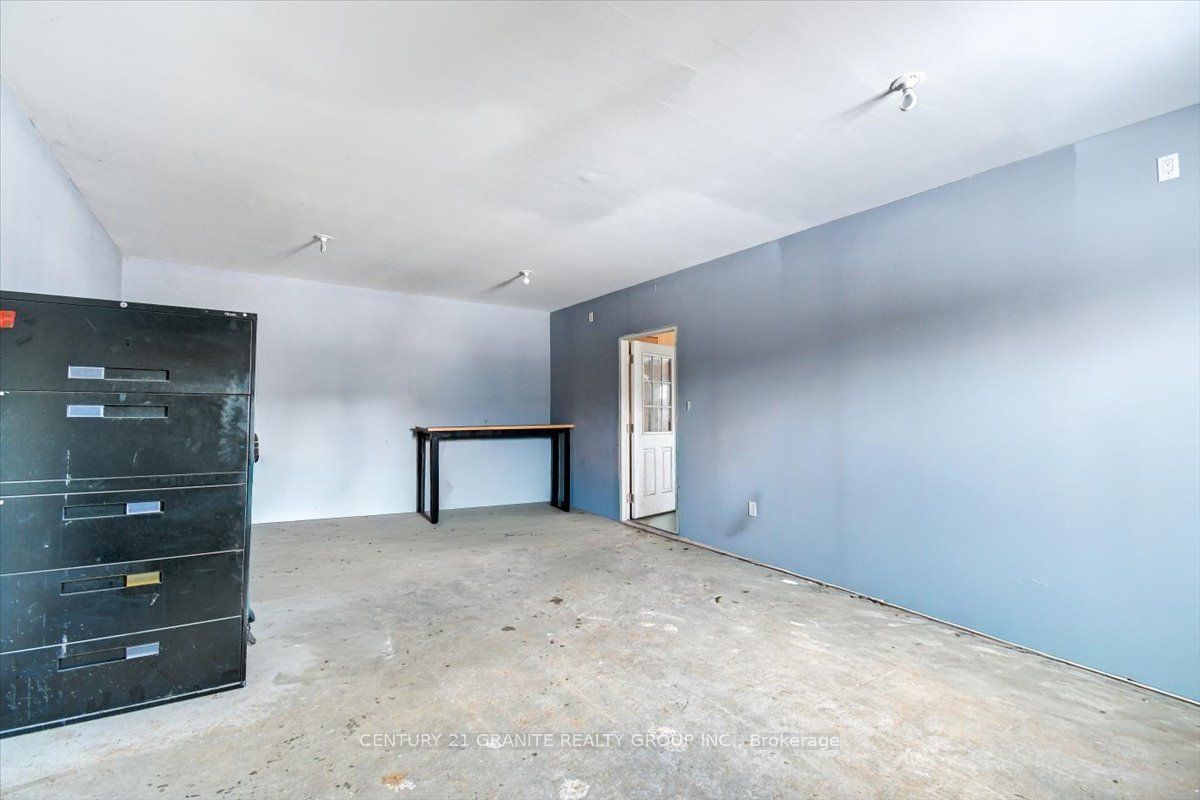 1725 Loop Road Property Photo 4