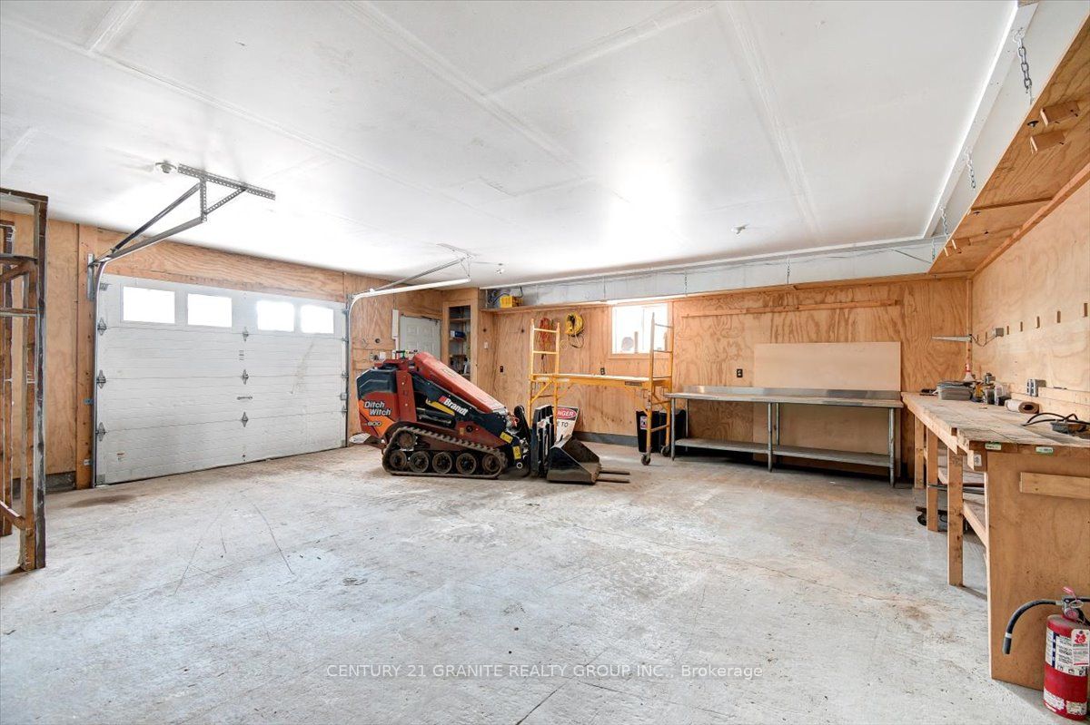 1725 Loop Road Property Photo 5