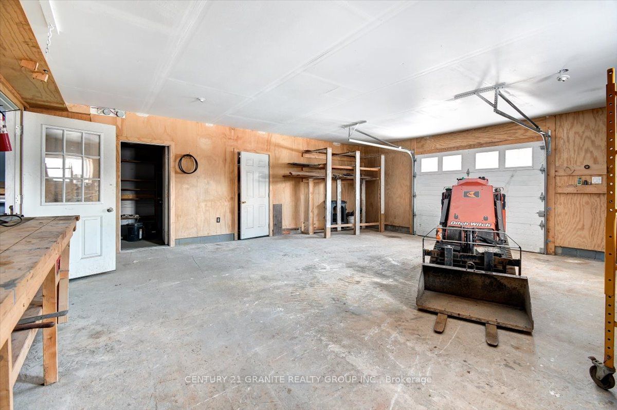 1725 Loop Road Property Photo 6