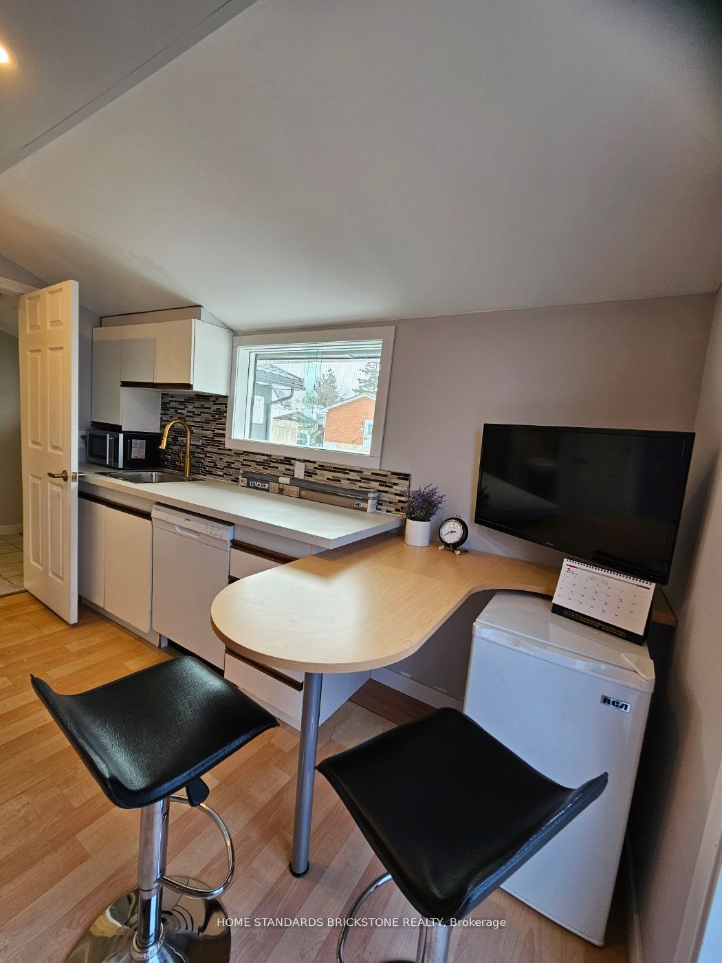 14110 Bemont Road E Property Photo 8