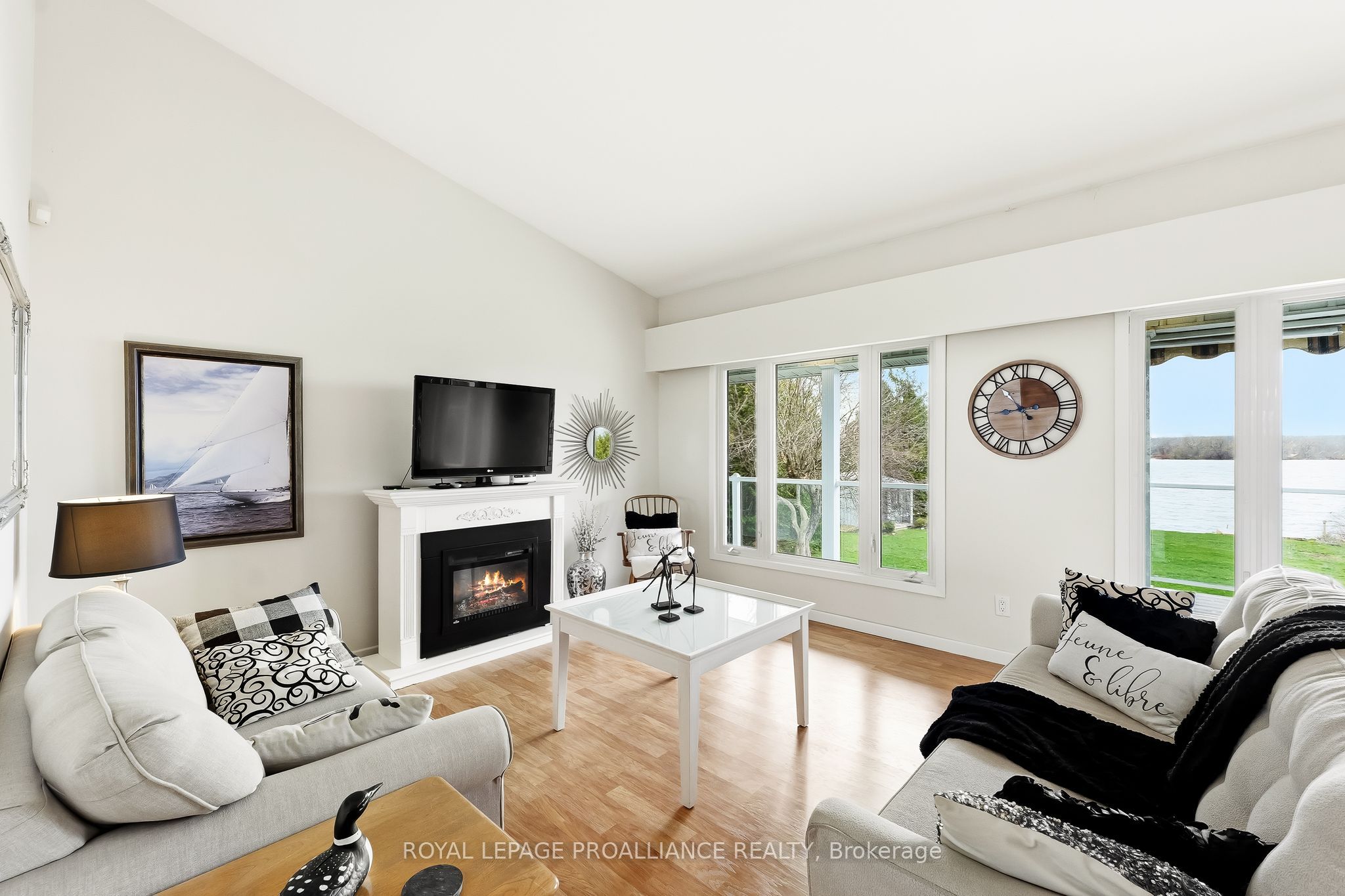 9 Dorthy Drive Property Photo 8