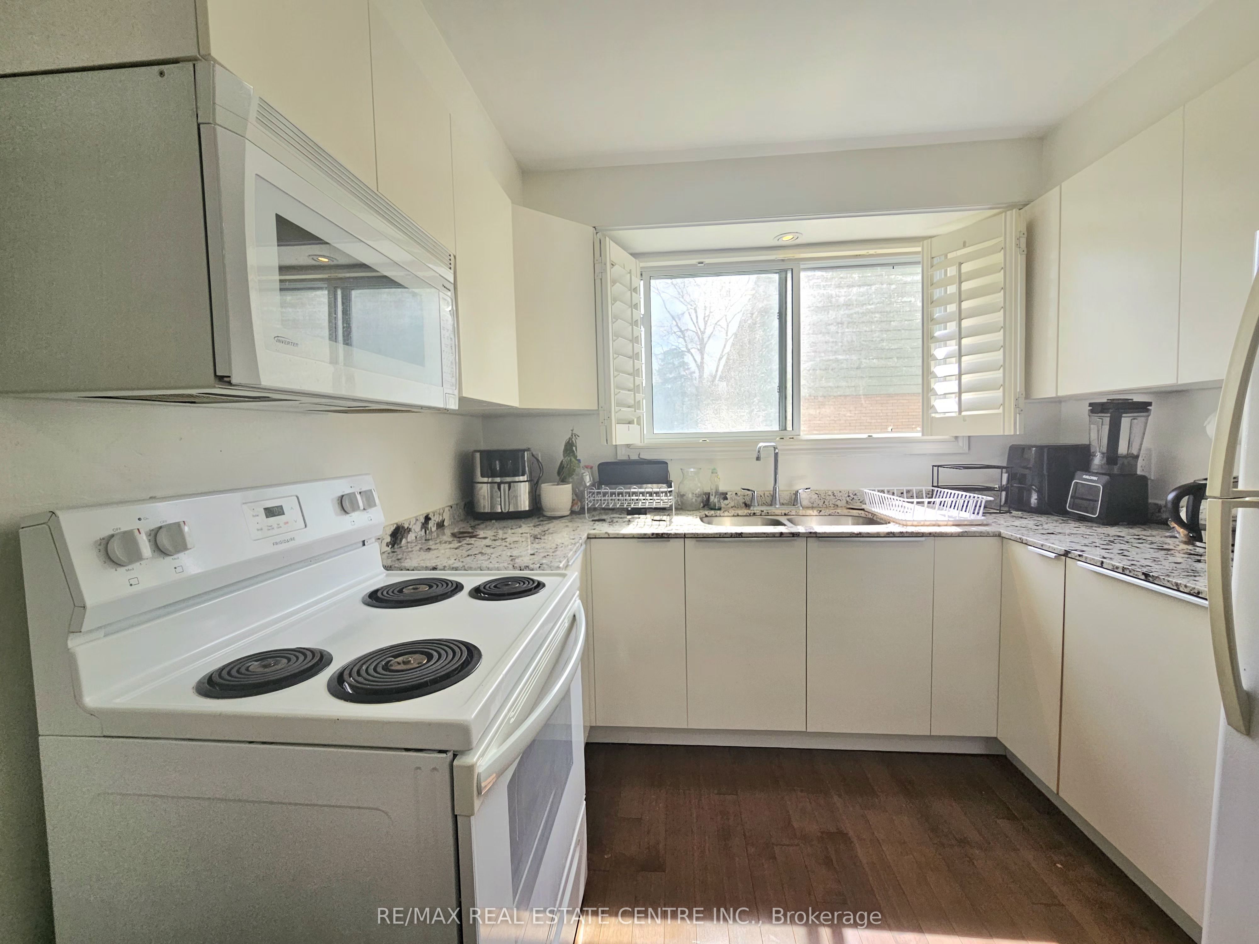 161 Berkindale Drive 6 Property Photo 7