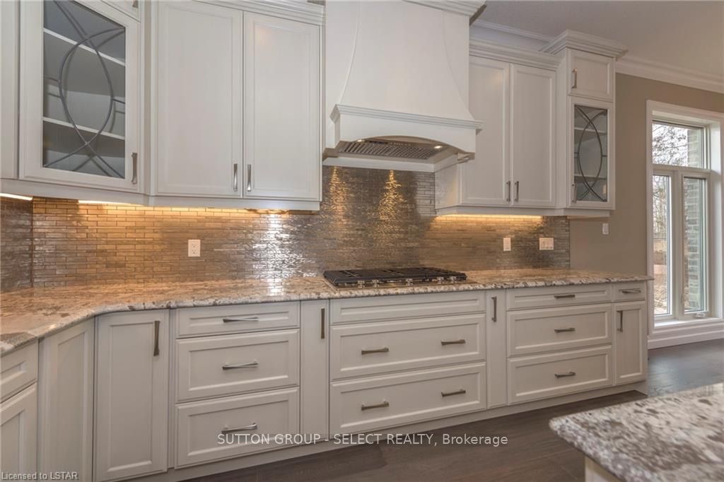 10142 Pinery Bluffs Road Property Photo 11
