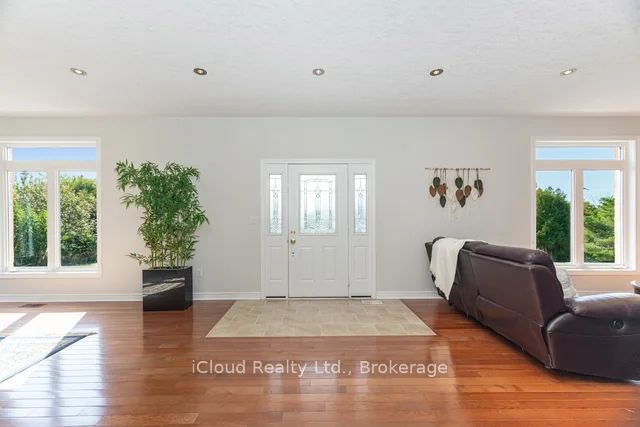 346195 15th Side Road Property Photo 14