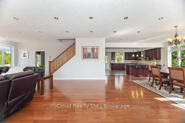 346195 15th Side Road Property Photo 16