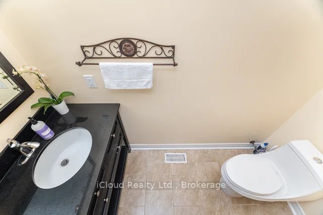 346195 15th Side Road Property Photo 19