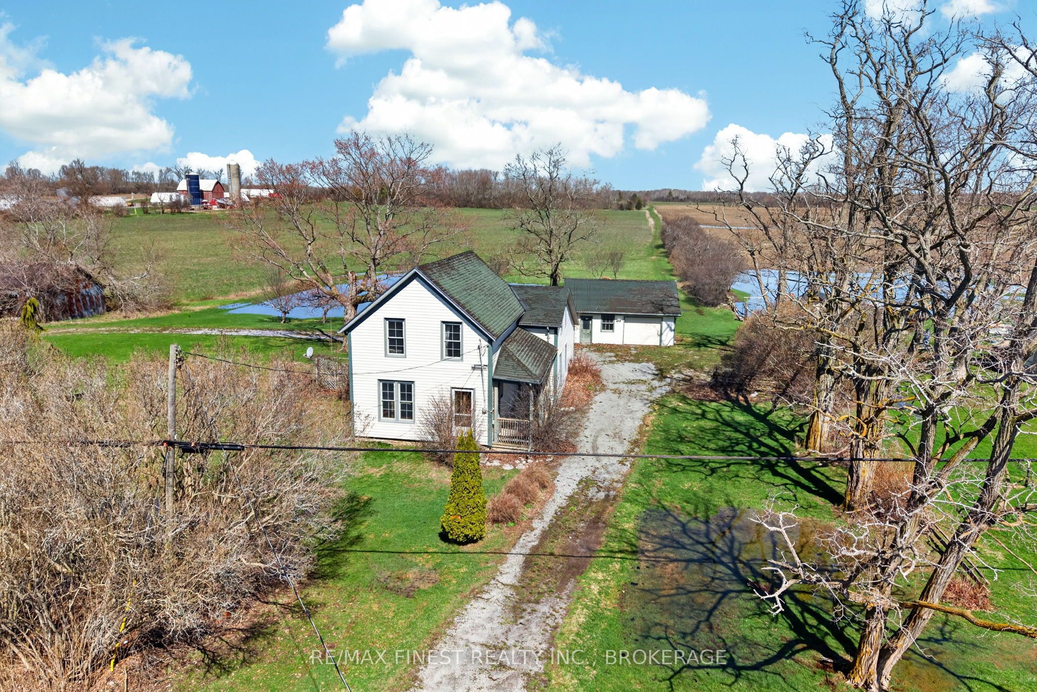 17020 Loyalist Parkway Property Photo 1