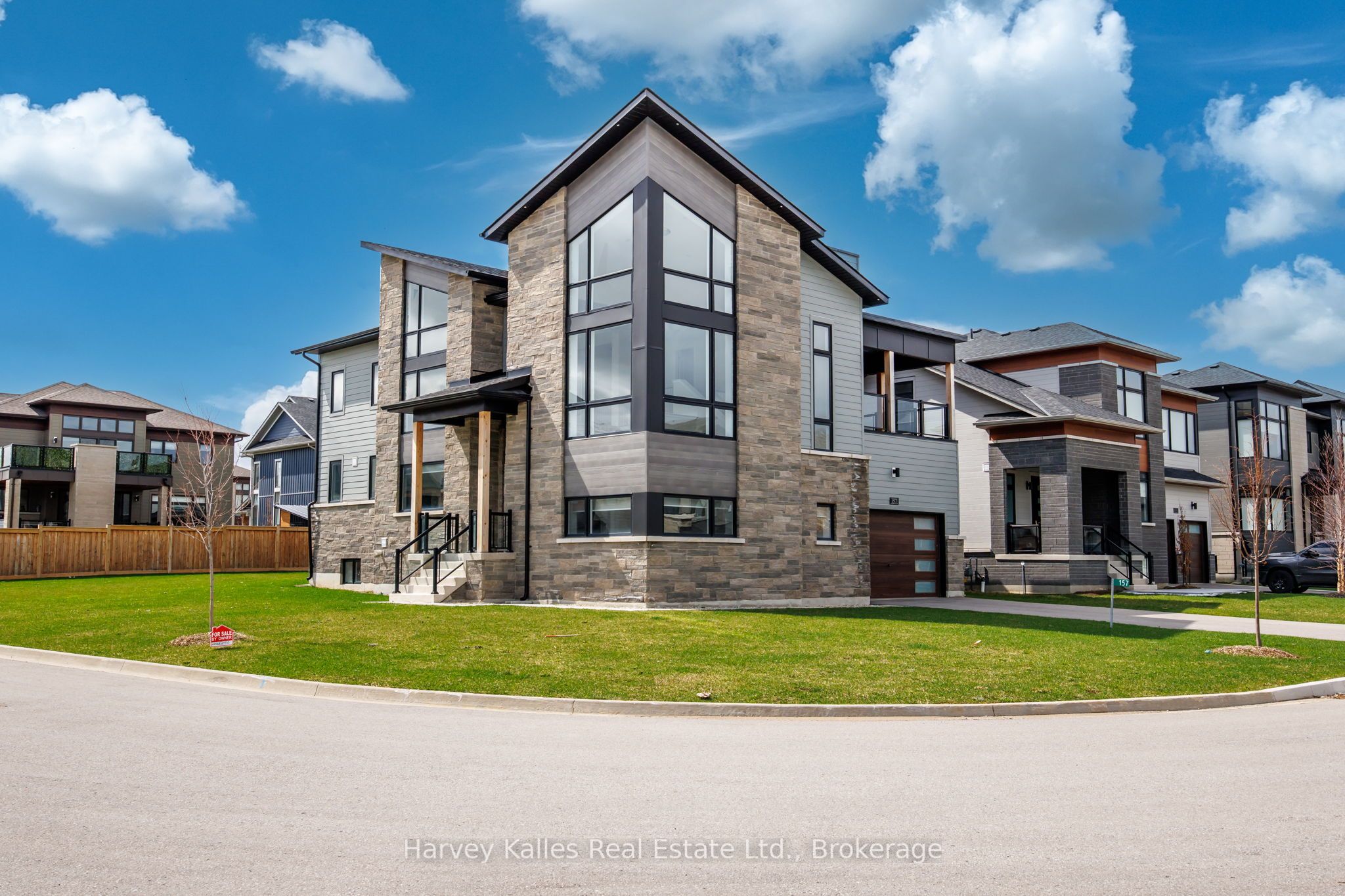 157 Springside Crescent Property Photo 3