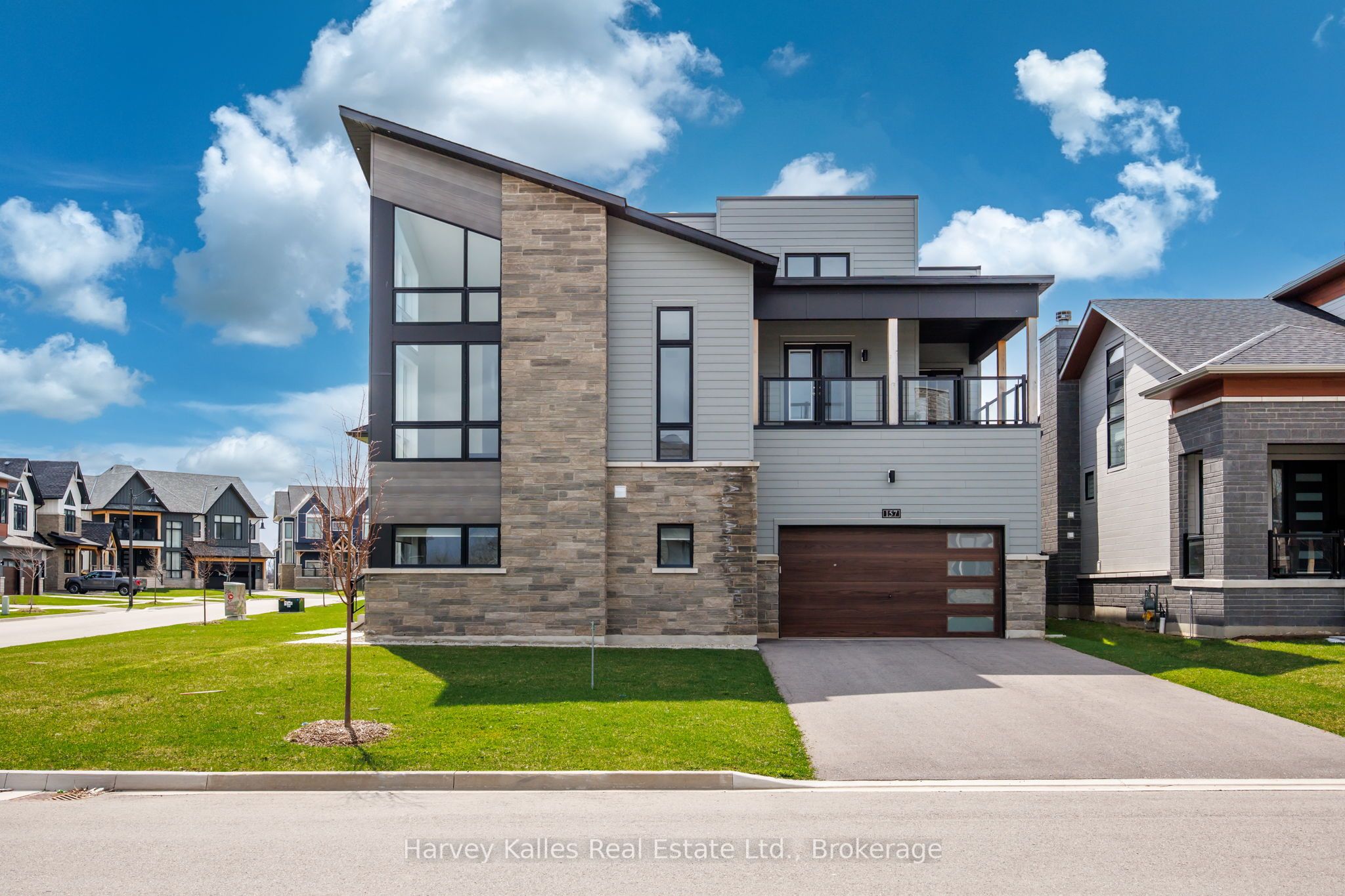 157 Springside Crescent Property Photo 4