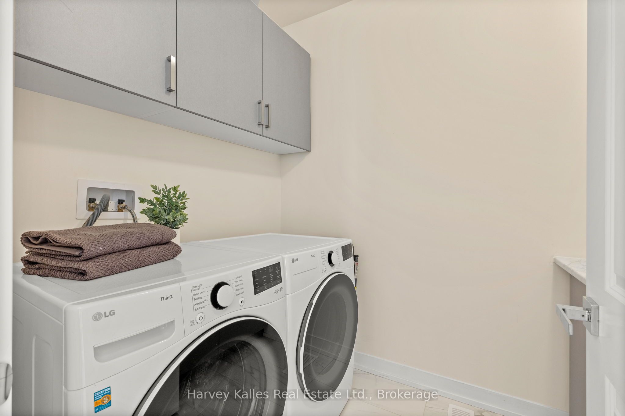 157 Springside Crescent Property Photo 40