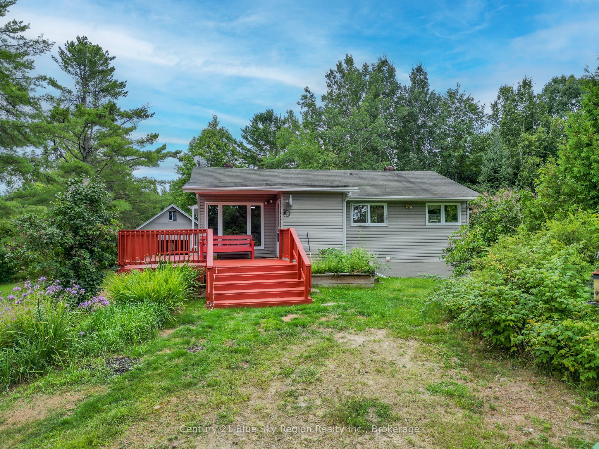 525 Maple Road Property Photo 5