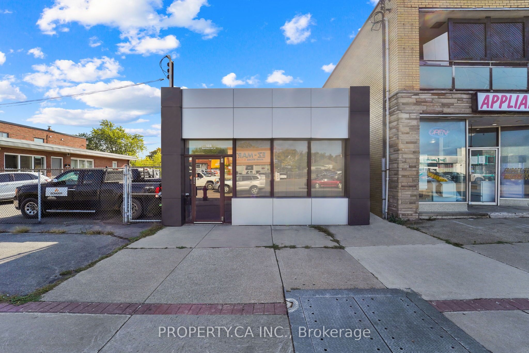 188 Parkdale Avenue N Property Photo 1