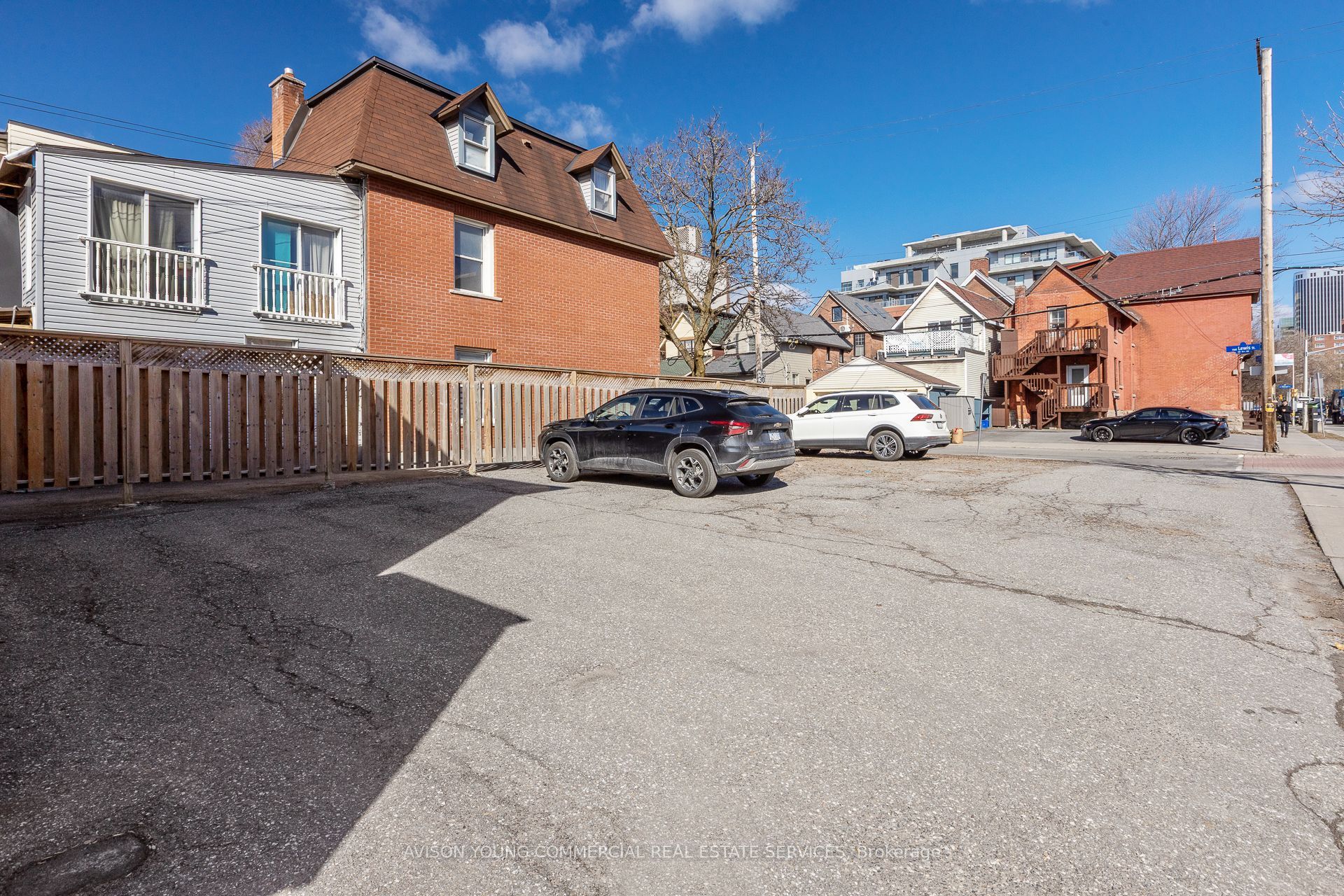 304 O'connor Street Property Photo 10