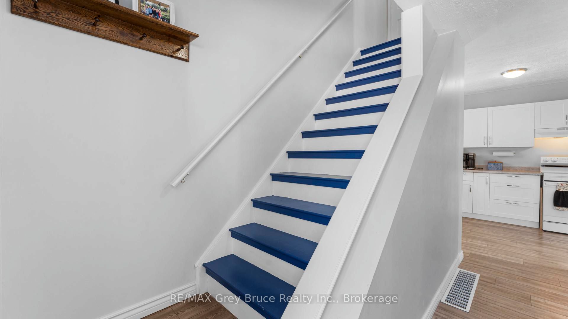 1666 3rd Avenue W Property Photo 2