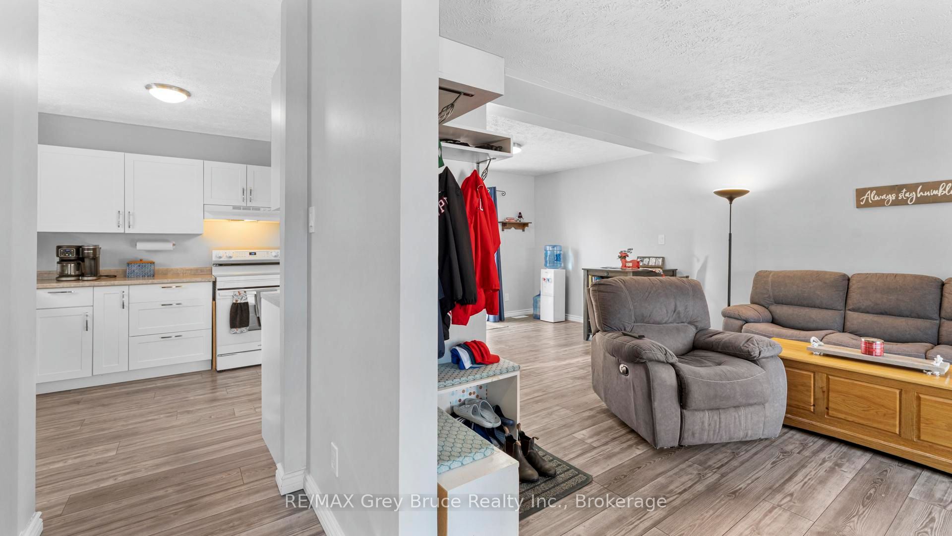 1666 3rd Avenue W Property Photo 6