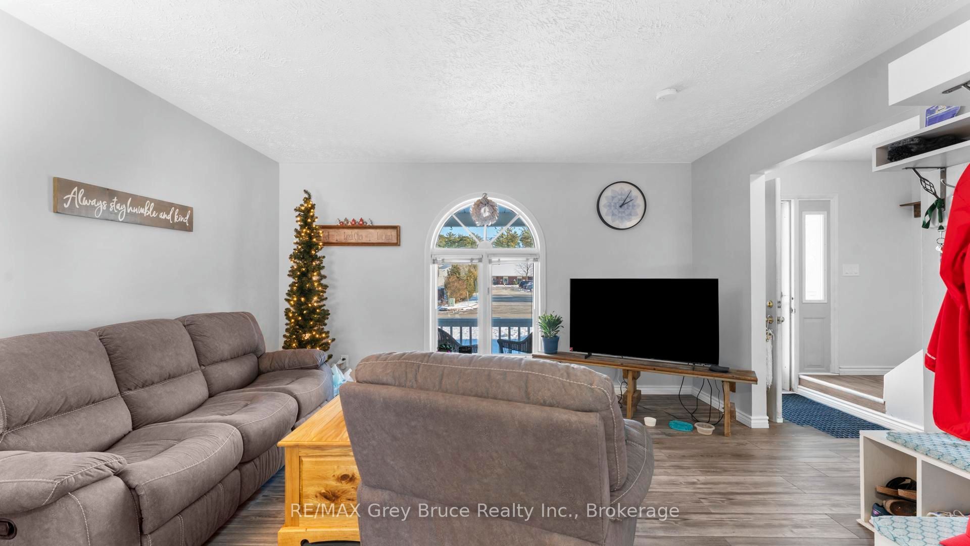 1666 3rd Avenue W Property Photo 9