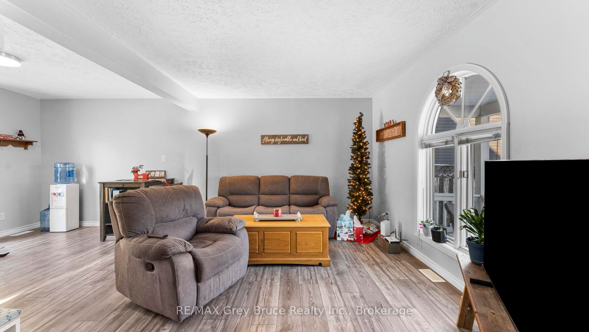 1666 3rd Avenue W Property Photo 10